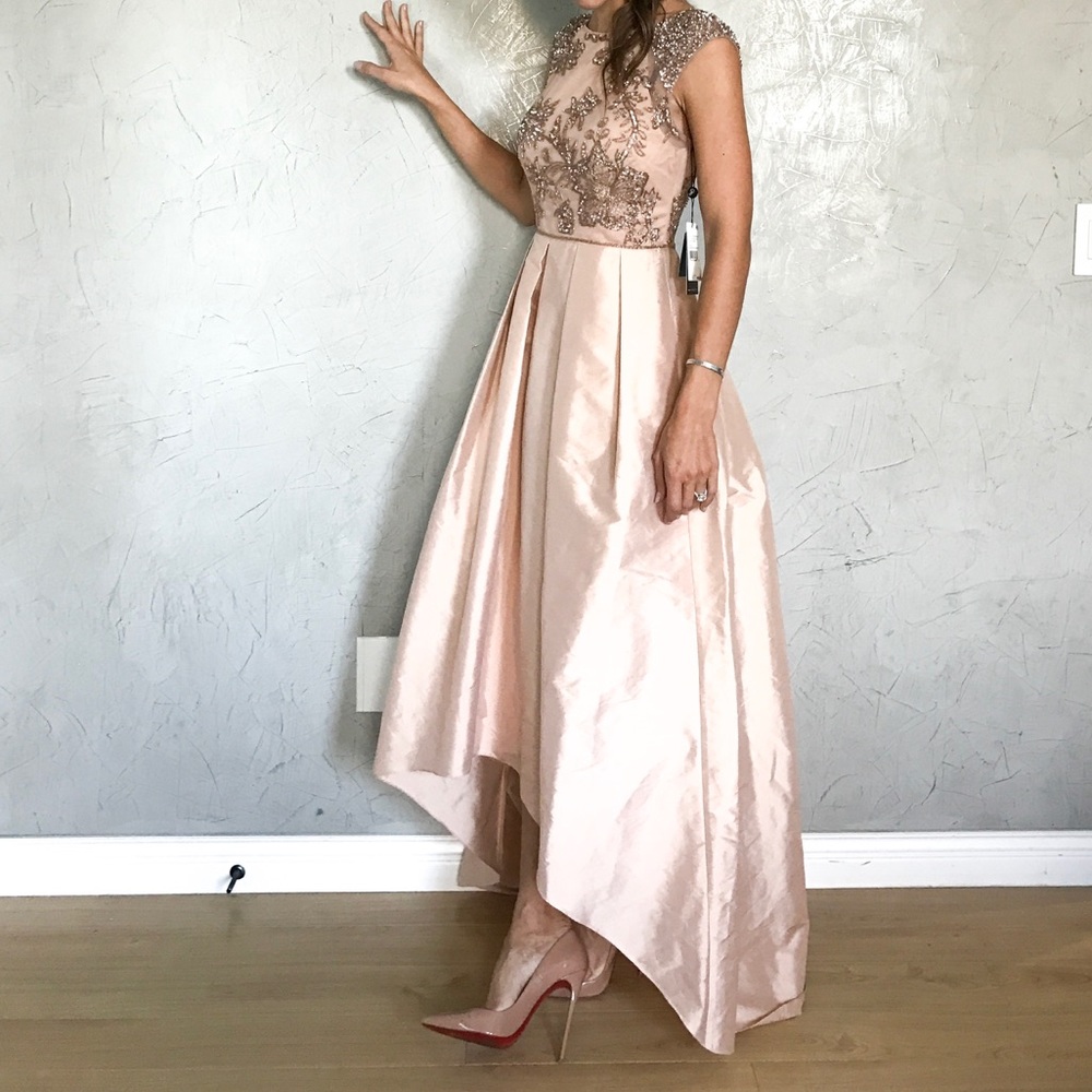 🔥 NWT Adrianna Papell gown absolutely stunning!
